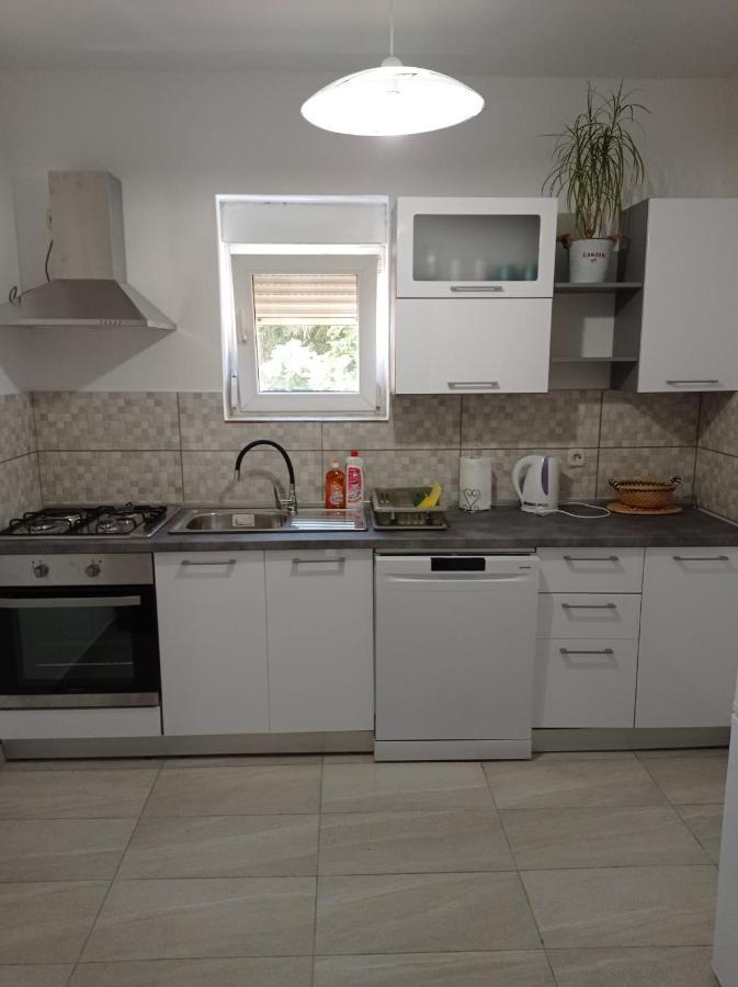 Apartman Vesna Pag Apartamento Pag Town Exterior foto